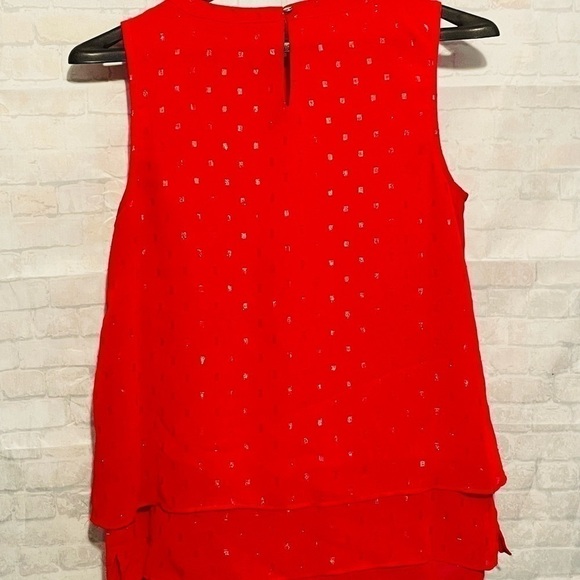 APT 9 Top Sizs Small Red blouse with sequins. Sleeveless, layered, light fabric. - Picture 6 of 11
